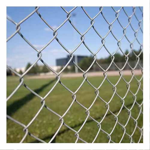 Galvanized Diamond Fence Cyclone Wire Mesh Pvc Black Vinyl Coated Chain Link Fence Roll 50ft