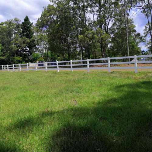 Seasonal Considerations for Split Rail Fences: Winter Performance and Year-Round Maintenance